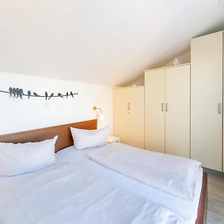 Apartment Elegant Eingerichtete Granzow